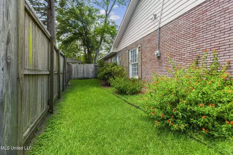 Exterior - 4675 Katherine Blvd, Jackson, MS 39211 photo 11 of 13
