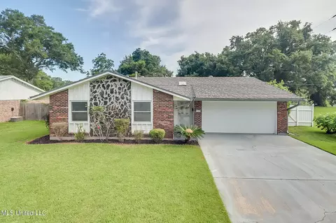 1706 Thomas Jefferson Dr, Biloxi, MS 39531