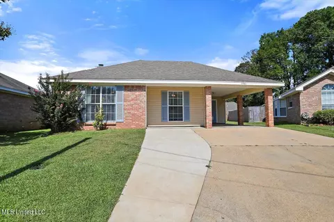 1941 Twin Pine Dr, Pearl, MS 39208