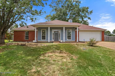 5002 Cedar Glenn Ct, Byram, MS 39272