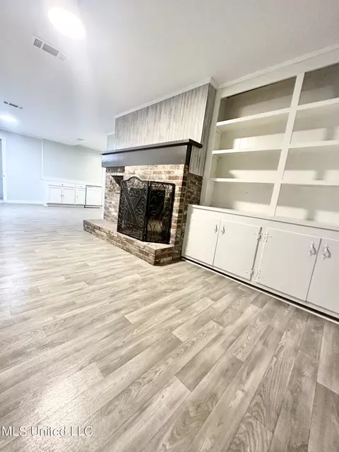 105 N Main St, Mount Olive, MS 39119 photo 6