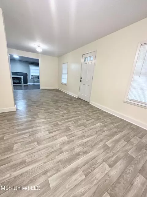 105 N Main St, Mount Olive, MS 39119 photo 8