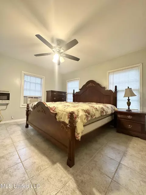 105 N Main St, Mount Olive, MS 39119 photo 9