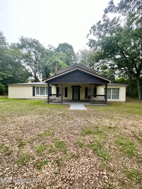 105 N Main St, Mount Olive, MS 39119