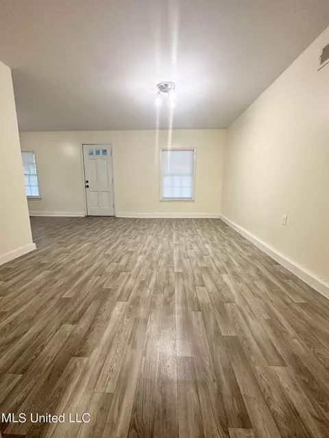 105 N Main St, Mount Olive, MS 39119 photo 5