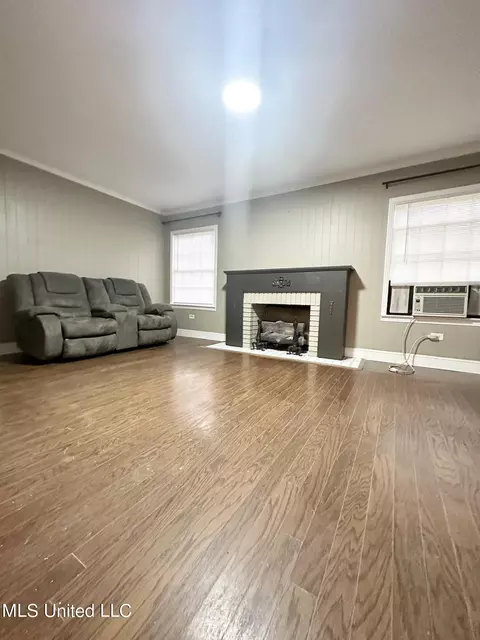 105 N Main St, Mount Olive, MS 39119 photo 3
