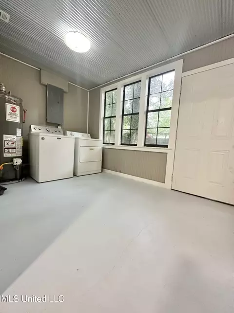 105 N Main St, Mount Olive, MS 39119 photo 13