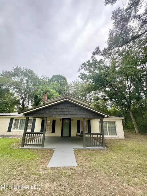105 N Main St, Mount Olive, MS 39119 photo 2