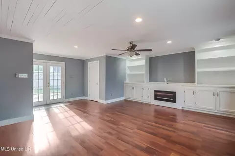 Living - 5 Earline Ct, Long Beach, MS 39560 photo 3 of 4
