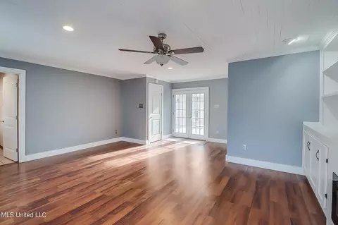Living - 5 Earline Ct, Long Beach, MS 39560 photo 4 of 4