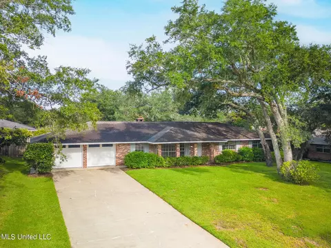 531 Mockingbird Dr, Long Beach, MS 39560
