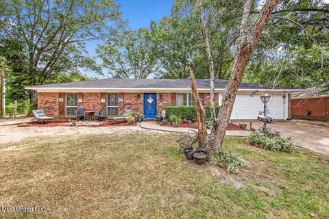 323 Foxboro Dr, Jackson, MS 39211