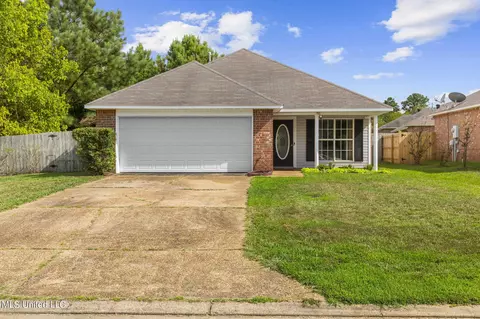 453 Fairway Ave, Byram, MS 39272