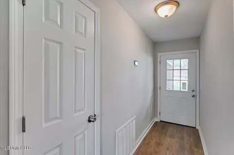 Entry Way - 106 Sara Dr, Brandon, MS 39042 photo 1 of 2