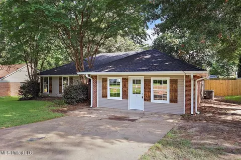 Exterior - 106 Sara Dr, Brandon, MS 39042 photo 3 of 7