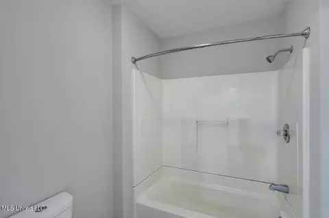 Bath - 106 Sara Dr, Brandon, MS 39042 photo 2 of 2