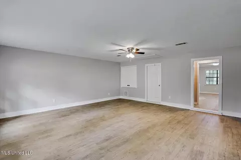 Living - 106 Sara Dr, Brandon, MS 39042 photo 1 of 7