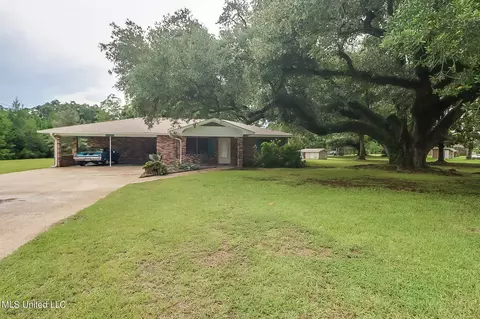 15411 Grandmothers Ln, Biloxi, MS 39532