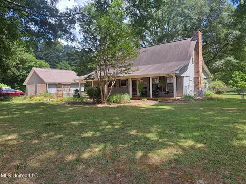 120 Creekview Dr, Brandon, MS 39047