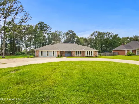 118 Pine Hill Hl, Forest, MS 39074