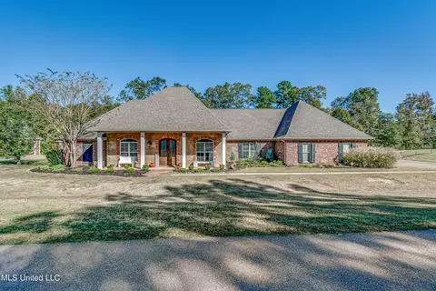1006 Longwood Pl, Pearl, MS 39208