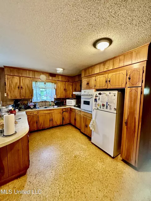 Kitchen - 3517 Sheffield Rd, Moss Point, MS 39562 photo 1 of 1