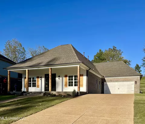 1284 Creekside Ln, Hernando, MS 38632