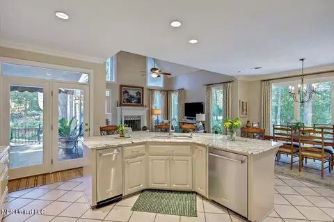 Kitchen - 153 Chapel Ln, Madison, MS 39110 photo 3 of 6