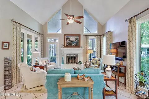 Living - 153 Chapel Ln, Madison, MS 39110 photo 8 of 8