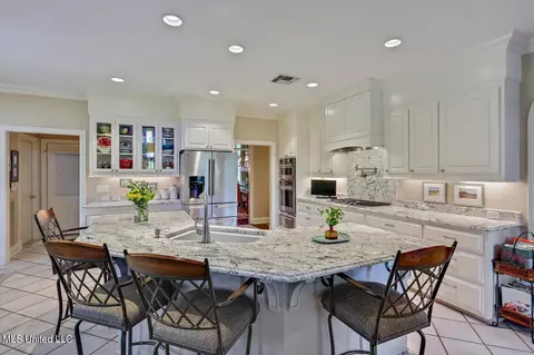 Kitchen - 153 Chapel Ln, Madison, MS 39110 photo 4 of 6