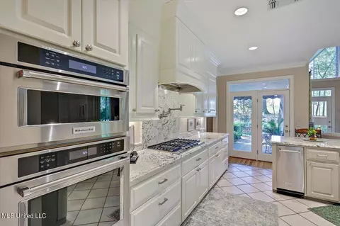 Kitchen - 153 Chapel Ln, Madison, MS 39110 photo 2 of 6