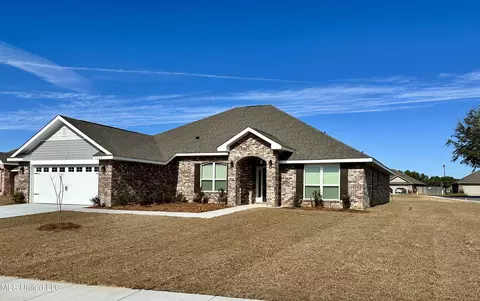 6200 Diamond Ln, Biloxi, MS 39532