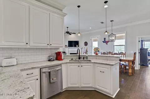 811 Emmas Way, Brandon, MS 39042 photo 9
