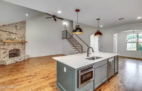 Kitchen - 322 Celadon Way, Brandon, MS 39042 photo 6 of 7