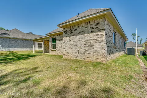 Exterior - 322 Celadon Way, Brandon, MS 39042 photo 5 of 10