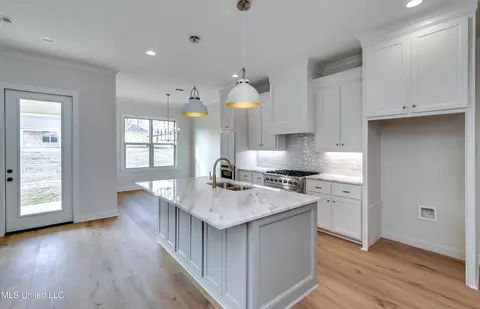 Kitchen - 628 Cobalt Way, Brandon, MS 39042 photo 2 of 4