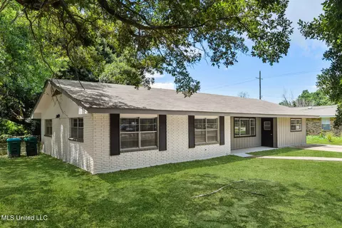 2219 Switzer Rd, Gulfport, MS 39507