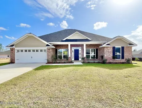 6203 Diamond Ln, Biloxi, MS 39532