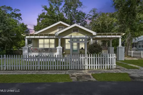 163 Iberville Dr, Biloxi, MS 39531