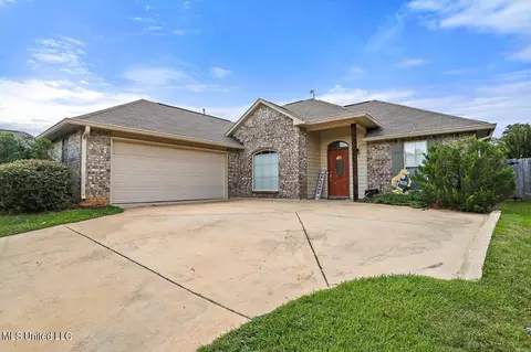 209 Barrington Cv, Florence, MS 39073