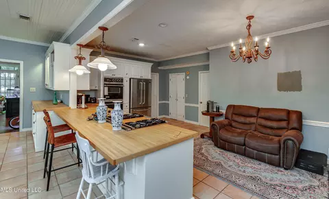 Kitchen - 201 Coachmans Rd, Madison, MS 39110 photo 7 of 9