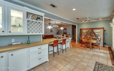 Kitchen - 201 Coachmans Rd, Madison, MS 39110 photo 8 of 9