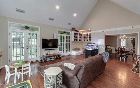 Living - 201 Coachmans Rd, Madison, MS 39110 photo 6 of 6