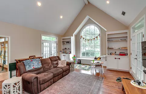 Living - 201 Coachmans Rd, Madison, MS 39110 photo 5 of 6