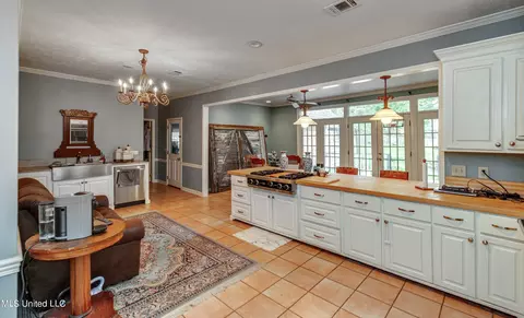 Kitchen - 201 Coachmans Rd, Madison, MS 39110 photo 2 of 9