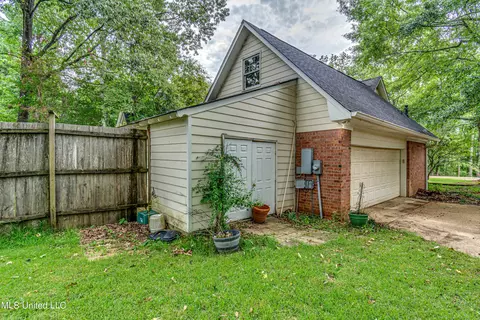 Exterior - 201 Coachmans Rd, Madison, MS 39110 photo 10 of 11