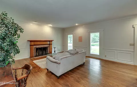 Living - 201 Coachmans Rd, Madison, MS 39110 photo 1 of 6