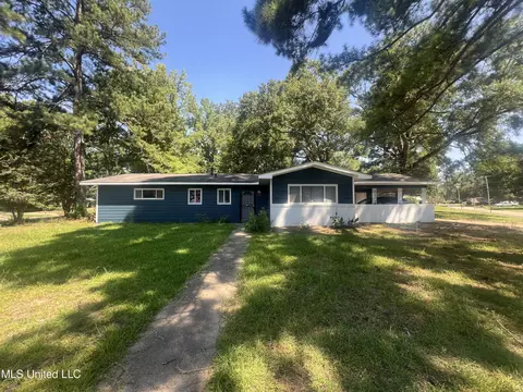 3145 Lakewood Dr, Jackson, MS 39212
