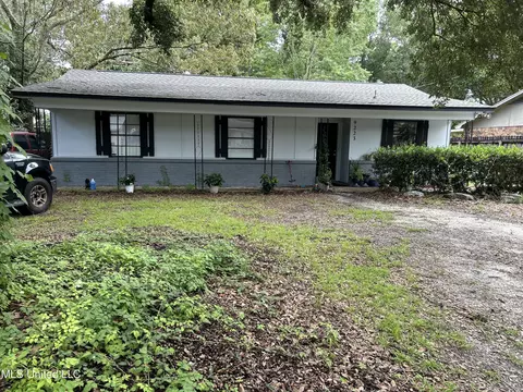 9223 Warbler Ave, Ocean Springs, MS 39564