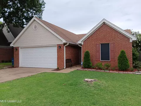 6833 Charlotte Dr, Olive Branch, MS 38654